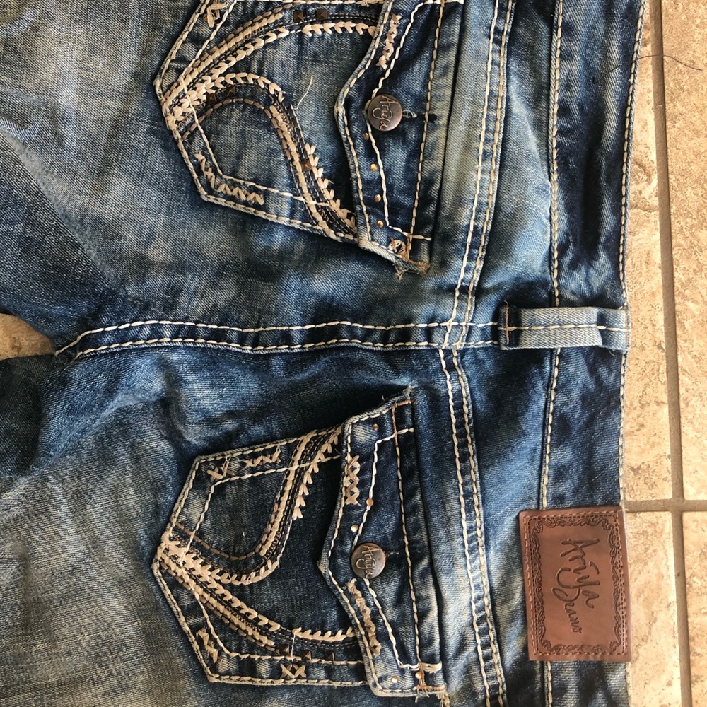 {Ariya} Low Rise Acid Wash Boot Cut Jeans - Picture 2 of 4